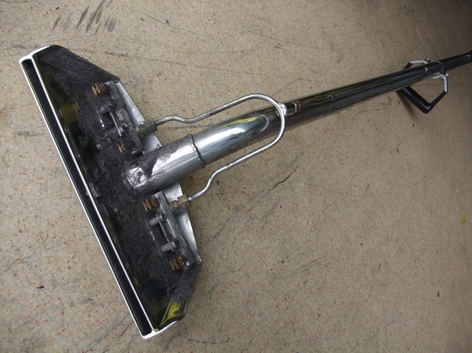 Hire Wet Extraction Carpet Cleaner Machine with 3000 W Vacuum, 1500 PSI